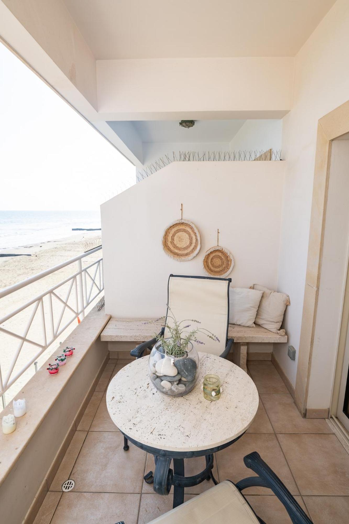 Quattro Beachfront Sea View Ap 4 Appartement